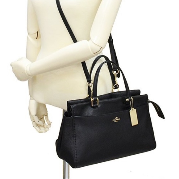 Coach Handbags - Coach Shoulder bag